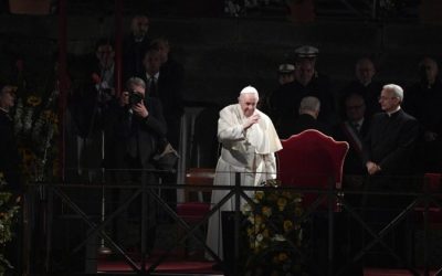 Estas son las meditaciones del Papa para el Vía Crucis en el Coliseo