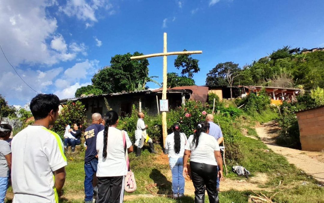 “VIVAMOS EN LA ESPERANZA DE ESTAR SIEMPRE CON ÉL”